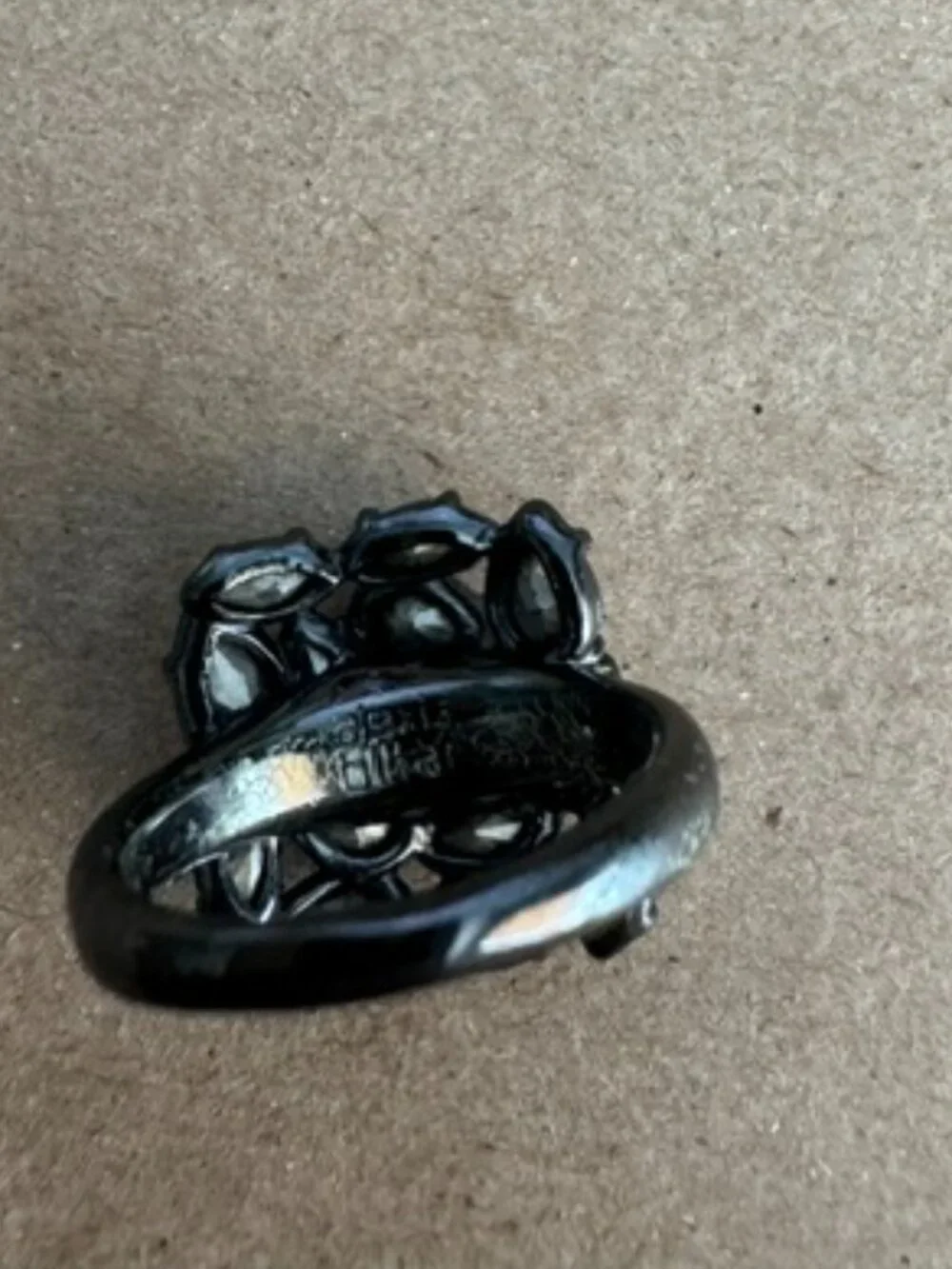 ALEXIS BITTAR CRYSTAL RUTHENIUM PLATED COCKTAIL RING - Picture 3 of 4